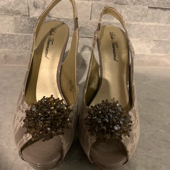 Lulu Townsend heels with jewel/beaded accent. Stunning! 4-1/2” heel, worn once. - Picture 4 of 9